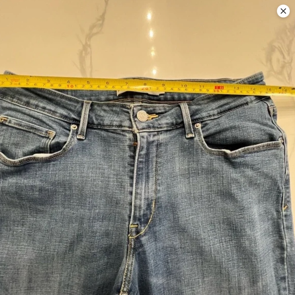 Levi Strauss Mid Rise Skinny Jeans - Picture 4 of 8